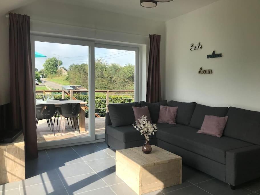 Huis Met Zonneterras, Tuin En Panoramisch Uitzicht Wellin Luaran gambar